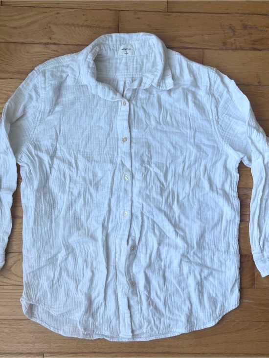Aritzia Tops - Aritzia textured Sail button up shirt